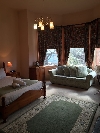 Heritage Queen Suite 404: Bedroom