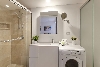 Deluxe One Bedroom Suite: Bathroom