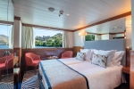Main deck cabin included
