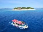 Island hop to the nearby Mamanuca islands
